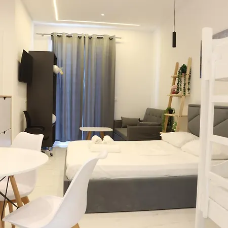 Aura Boutique 3* Vlorë