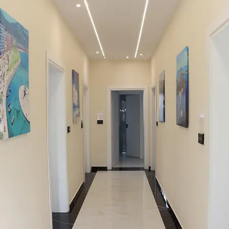 Aura Boutique 3* Vlorë