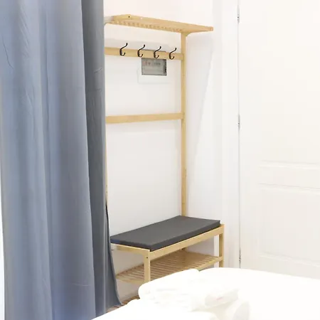 Aura Boutique Hotel 3*