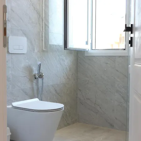 Aura Boutique 3* Vlorë