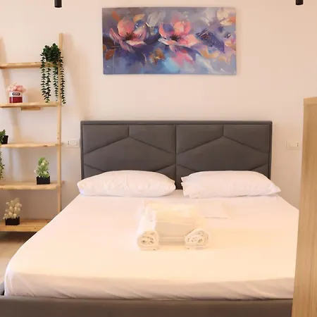 Aura Boutique Hotel 3*
