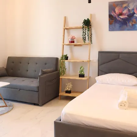 Aura Boutique Hotel 3*