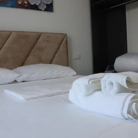 Aura Boutique Vlorë